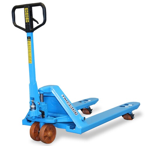 Transpalete hidráulico 2.500 kg 680 mm com rodas simples de poliuretano - TM2500 RSP Transpalete hidráulico 2.500 kg 680 mm com rodas simples de poliuretano - TM2500 RSP
