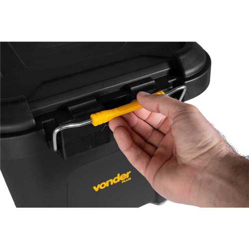 Caixa plástica para ferramentas tipo baú 30L - CBV 030 Caixa plástica para ferramentas tipo baú 30L - CBV 030