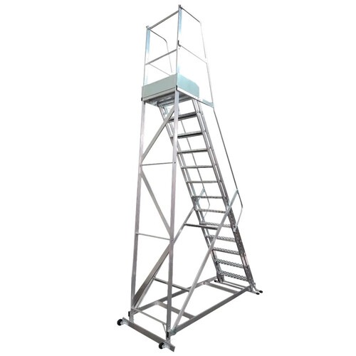 Escada plataforma de alum�nio 3.0 m com 11 degraus + patamar