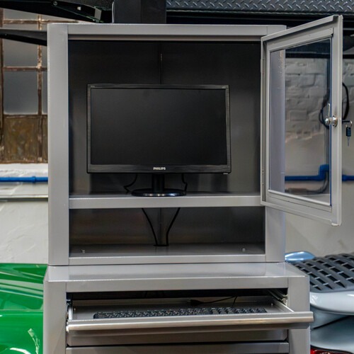 Rack fechado para computador com visor de acrílico - RLL-89 Rack fechado para computador com visor de acrílico - RLL-89