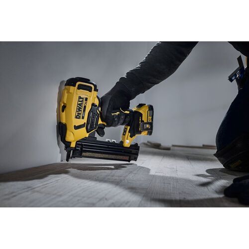 Pinador 18GA Dewalt DCN210B bateria 20V sem bateria