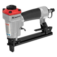 Grampeador pneum�tico 20GA capacidade de 6 a 13 mm